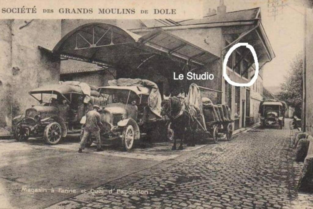 Studio Au Moulin " Design Noir " Vue Unique Dole Zewnętrze zdjęcie